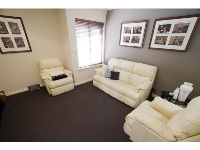 24 Rufford Lane, Canning Vale WA 6155