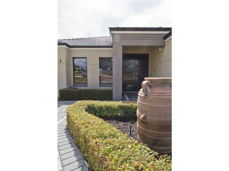 24 Rufford Lane, Canning Vale WA 6155