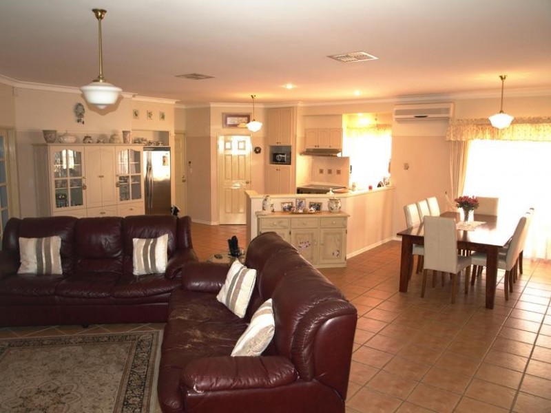 12 ZLINYA CIRCLE, Spearwood WA 6163