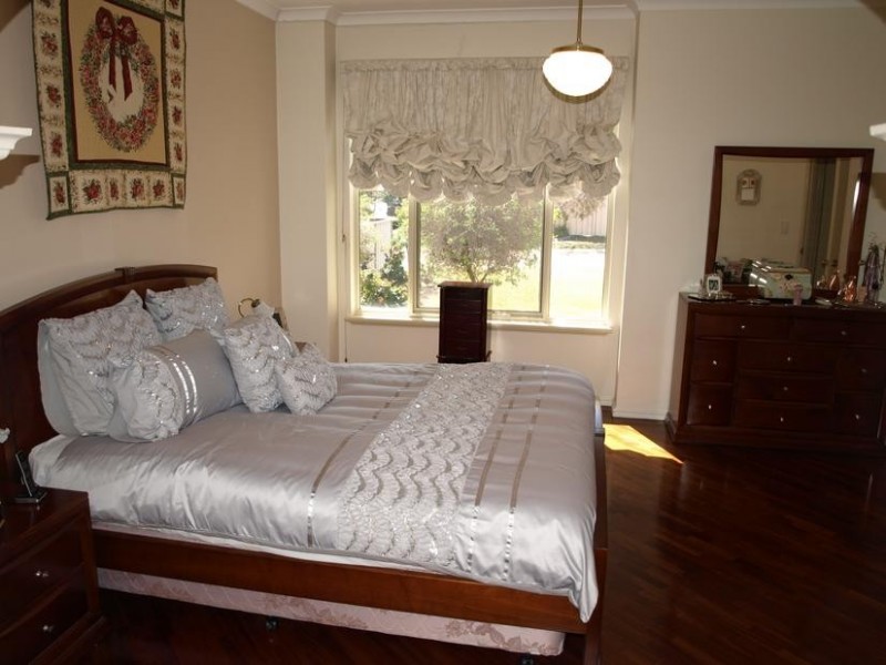 12 ZLINYA CIRCLE, Spearwood WA 6163