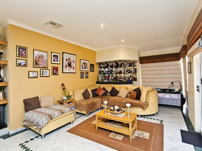 60 Duchart Way, Coogee WA 6166