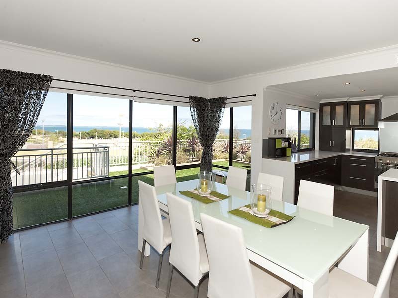 2 Orsino Boulevard, North Coogee WA 6163