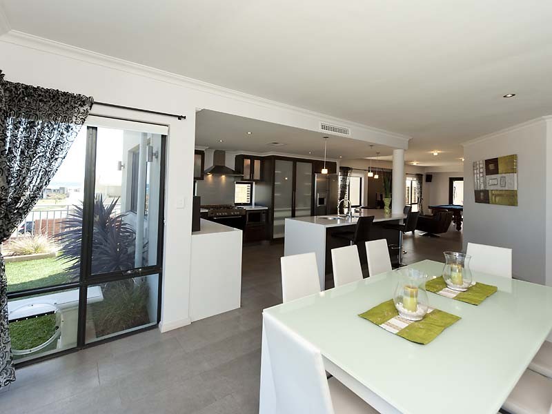 2 Orsino Boulevard, North Coogee WA 6163