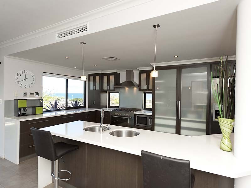 2 Orsino Boulevard, North Coogee WA 6163