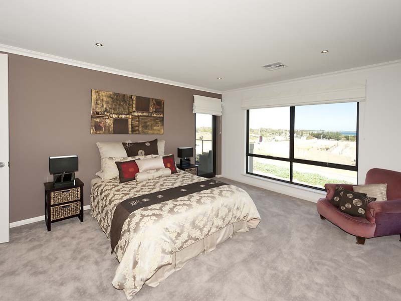 2 Orsino Boulevard, North Coogee WA 6163