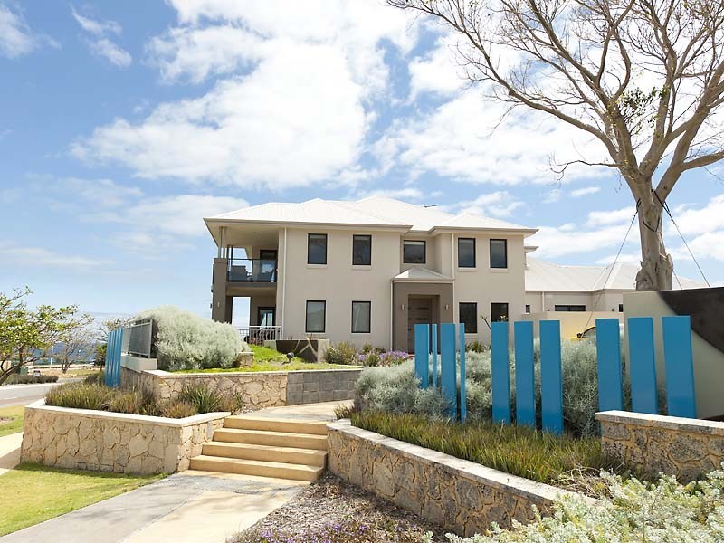 2 Orsino Boulevard, North Coogee WA 6163