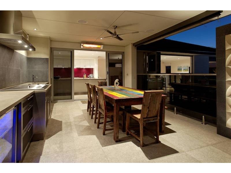 54 Arabella Loop, North Coogee WA 6163