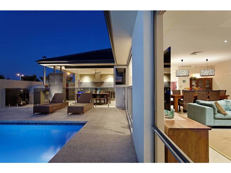 54 Arabella Loop, North Coogee WA 6163