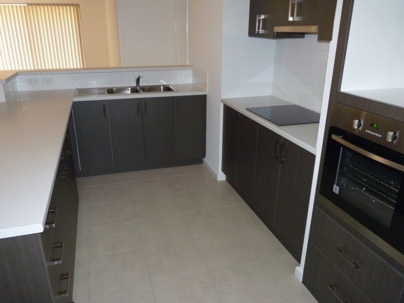 2/38 Zlinya Circle, Spearwood WA 6163