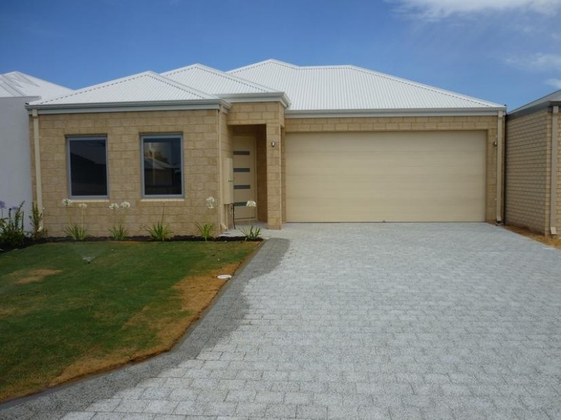 3B Grizen Way, Munster WA 6166