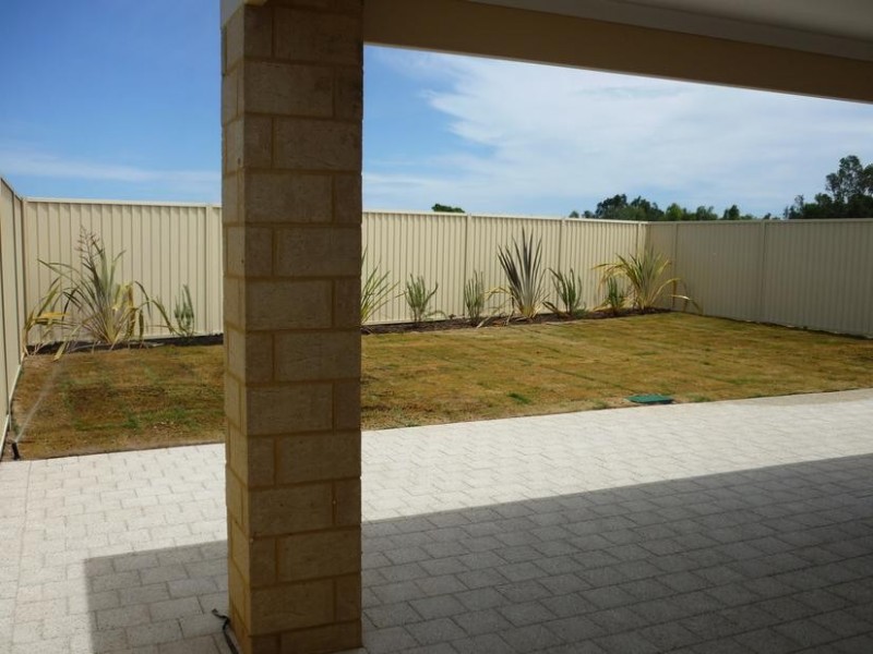 3B Grizen Way, Munster WA 6166