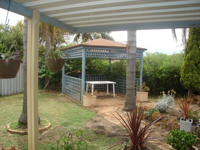 71 Leeuwin Parade, Rockingham WA 6168