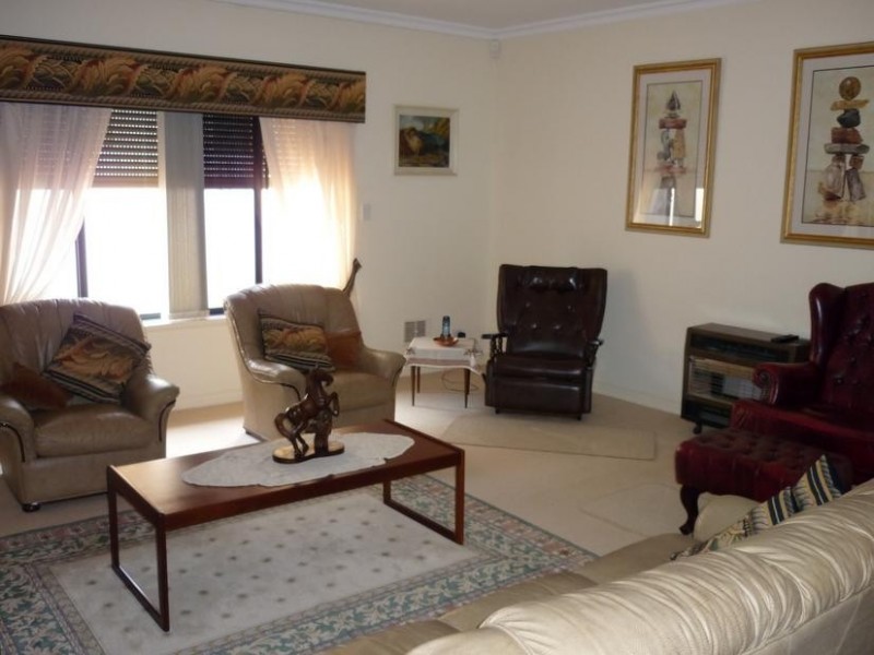 17 Capstone Rise, Coogee WA 6166