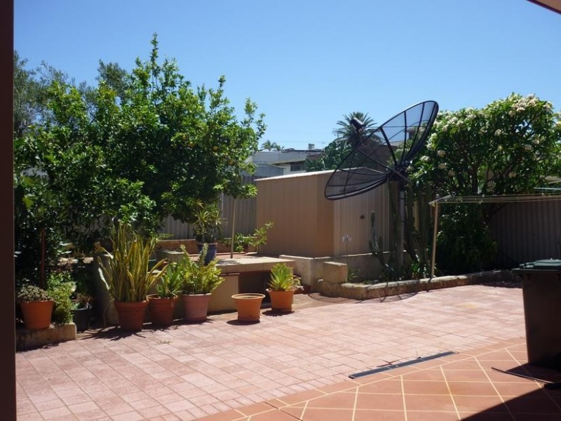30 Hanlon Street, Hamilton Hill WA 6163