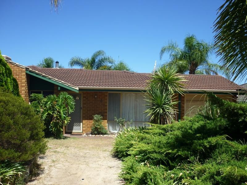 4 Clover Place, Bibra Lake WA 6163