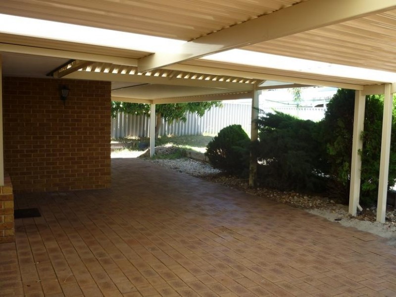4 Clover Place, Bibra Lake WA 6163