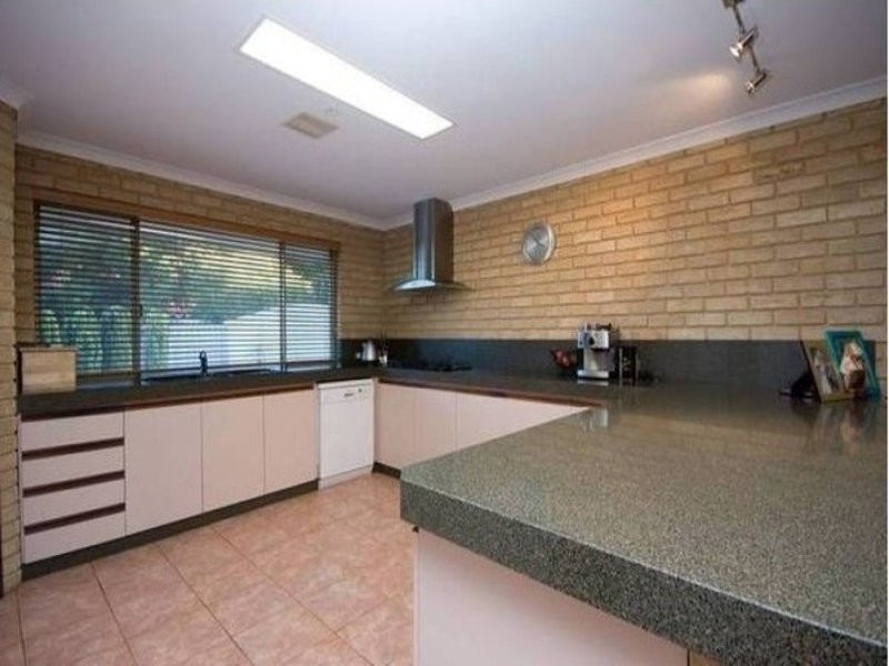 11 TUNIS PLACE, Coogee WA 6166