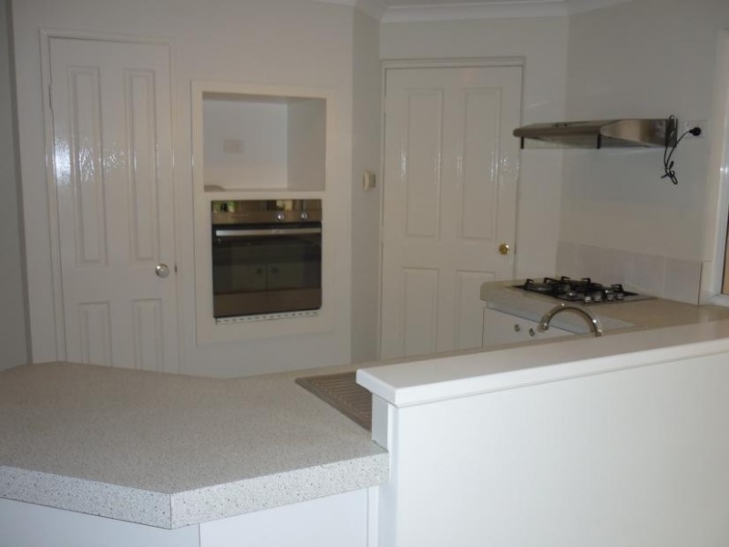 15 Kotisina Gardens, Munster WA 6166