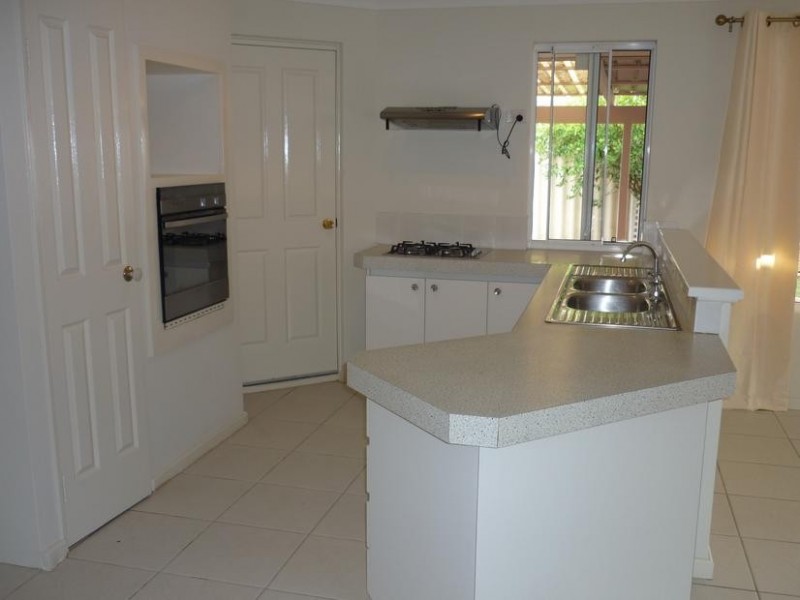 15 Kotisina Gardens, Munster WA 6166