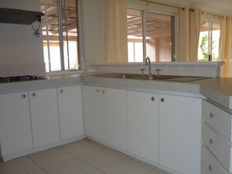 15 Kotisina Gardens, Munster WA 6166