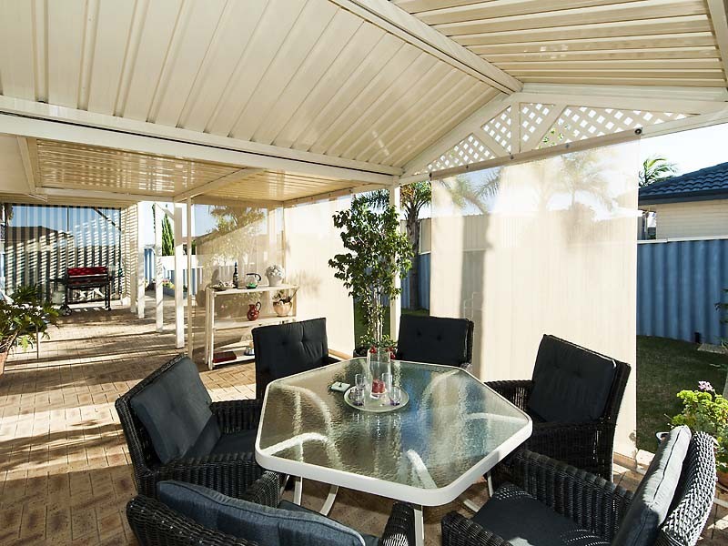 35 Longreach Parade, Coogee WA 6166