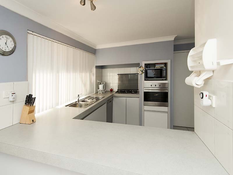 35 Longreach Parade, Coogee WA 6166