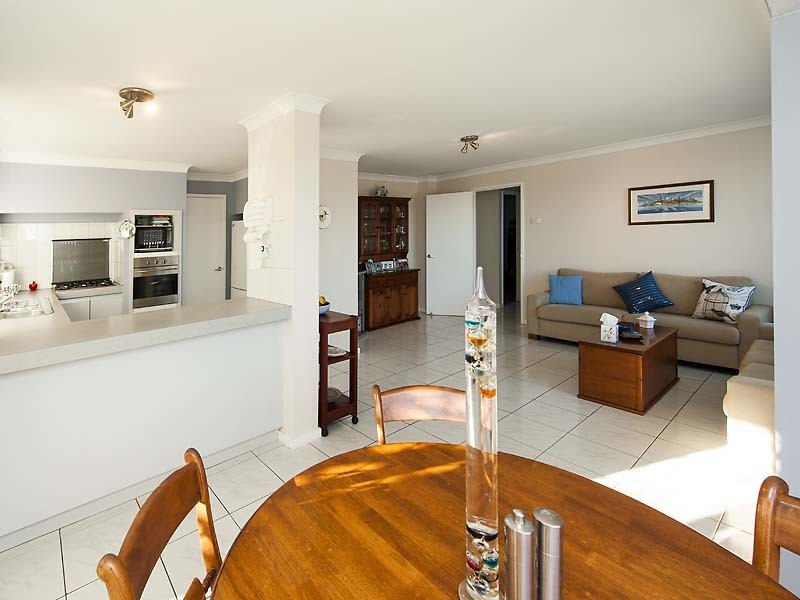 35 Longreach Parade, Coogee WA 6166
