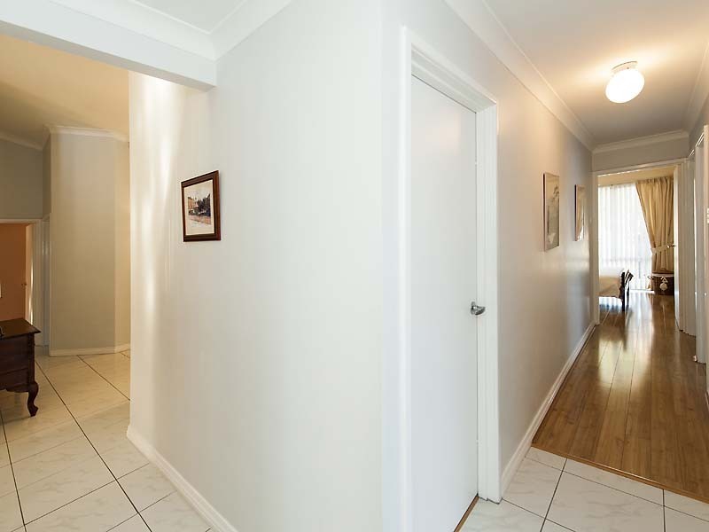 35 Longreach Parade, Coogee WA 6166
