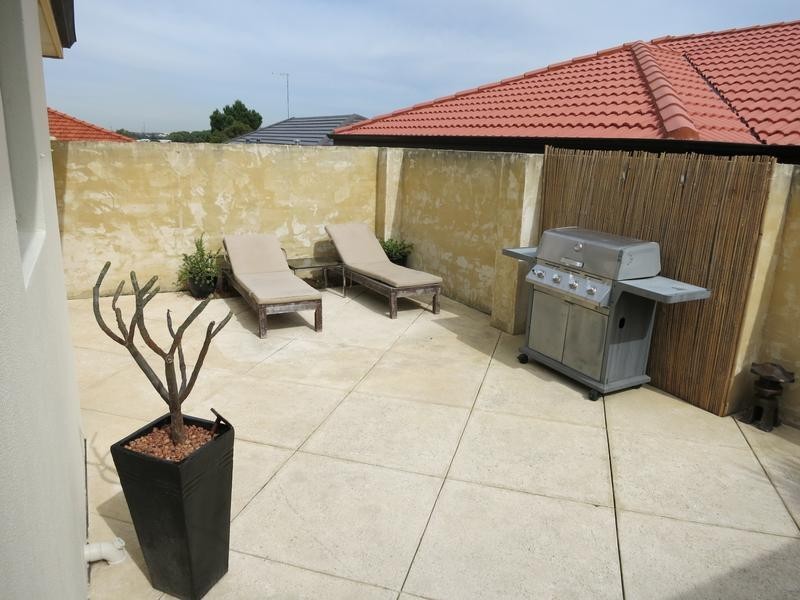 9 Chaucer Close, Spearwood WA 6163