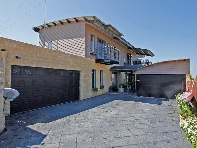 11A Beach Street, Coogee WA 6166