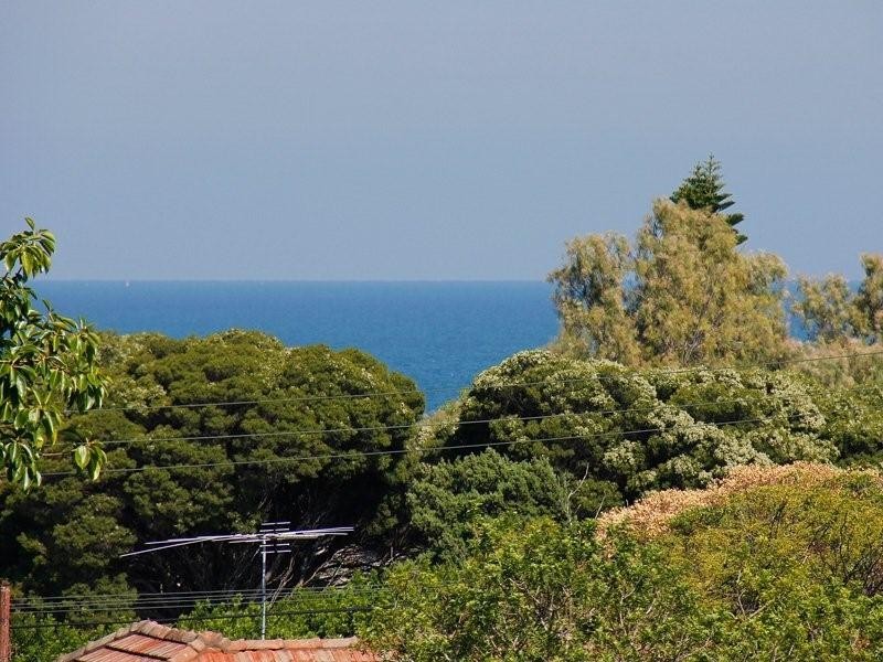 11A Beach Street, Coogee WA 6166
