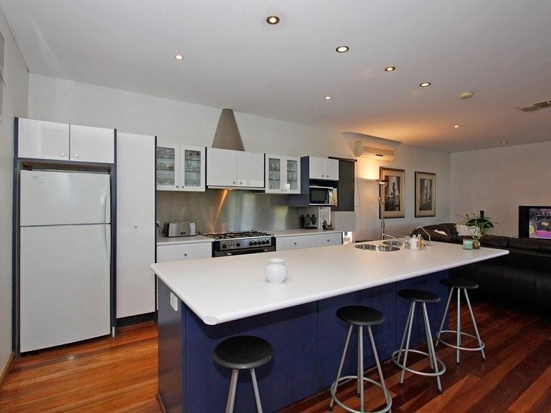 11A Beach Street, Coogee WA 6166