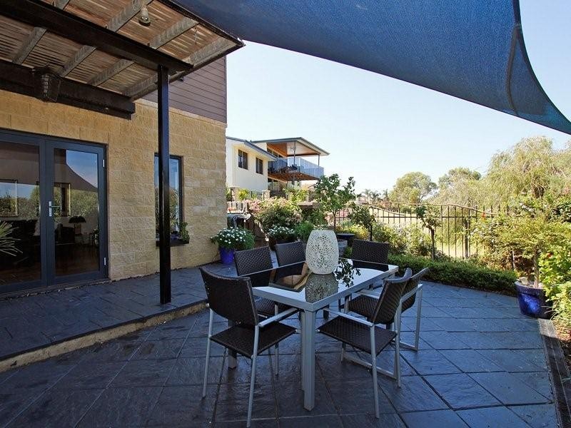 11A Beach Street, Coogee WA 6166