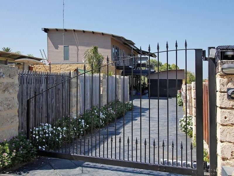 11A Beach Street, Coogee WA 6166