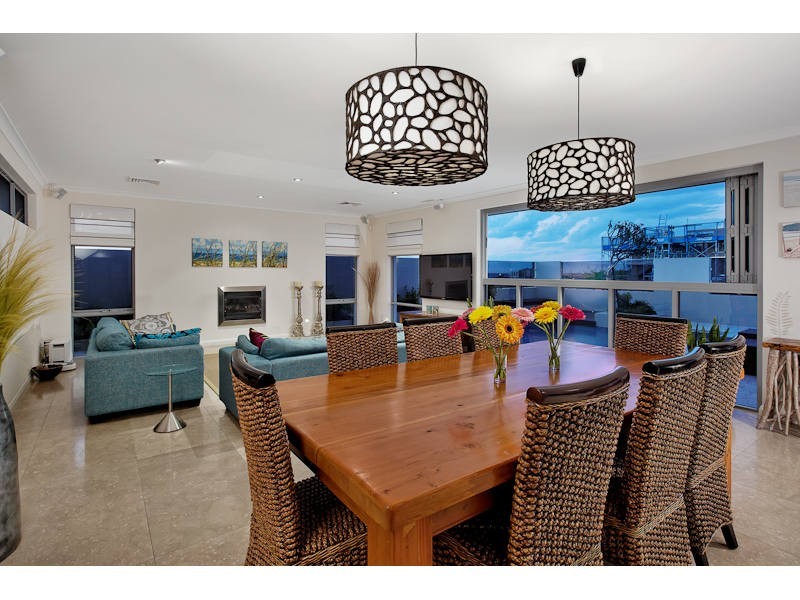 54 Arabella Loop, North Coogee WA 6163