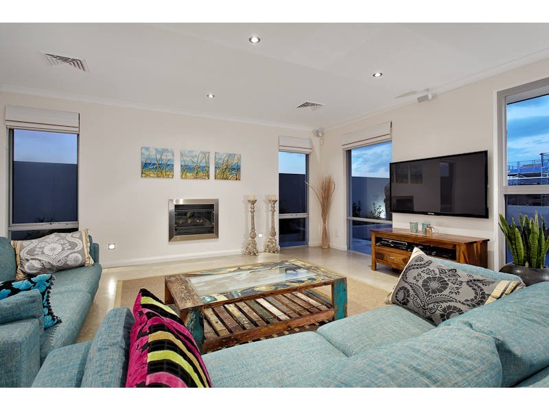 54 Arabella Loop, North Coogee WA 6163