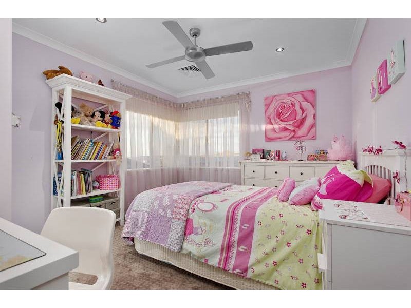 54 Arabella Loop, North Coogee WA 6163