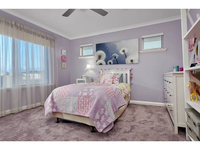 54 Arabella Loop, North Coogee WA 6163