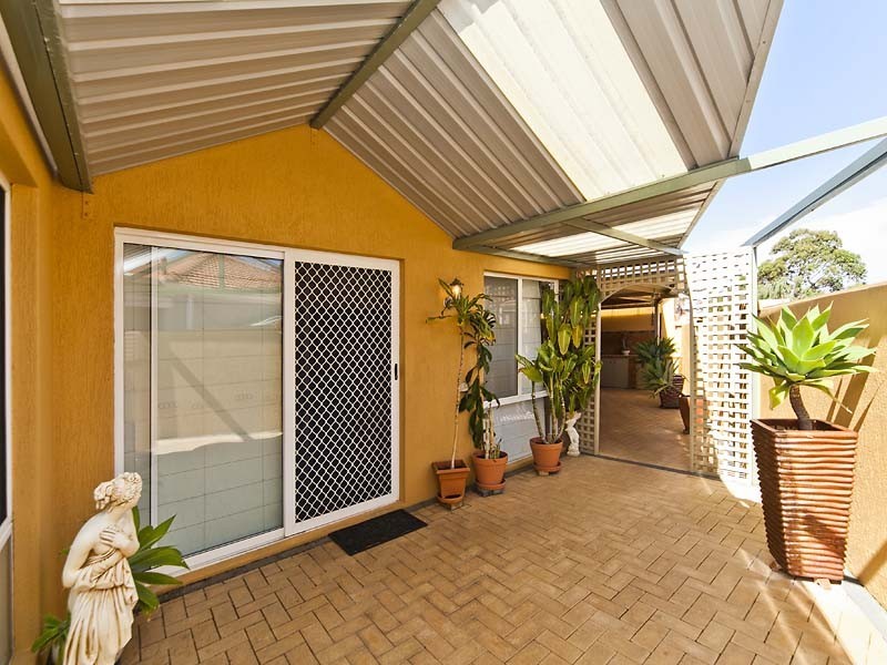 60 Duchart Way, Coogee WA 6166