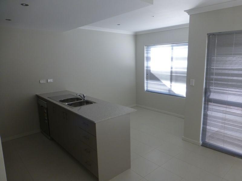 17/1 Lomax Court, Beeliar WA 6164
