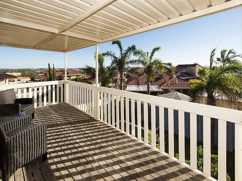 35 Longreach Parade, Coogee WA 6166
