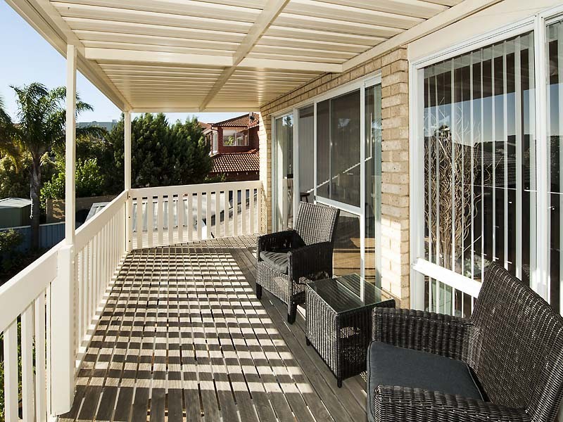 35 Longreach Parade, Coogee WA 6166