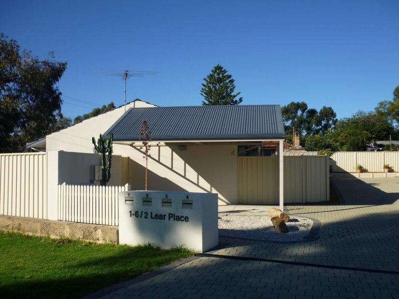 4/2 Lear Place, Coolbellup WA 6163