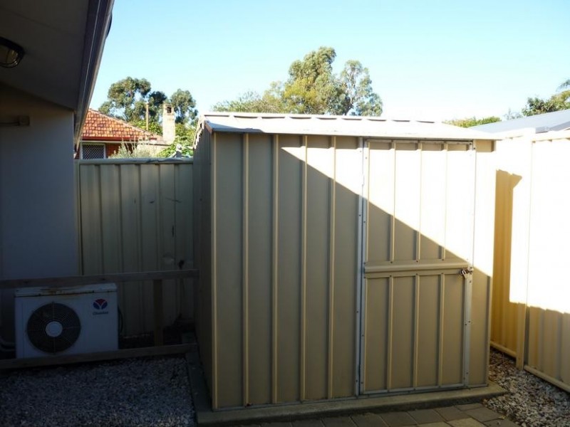 4/2 Lear Place, Coolbellup WA 6163