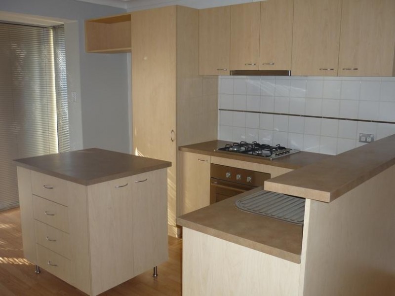 4/2 Lear Place, Coolbellup WA 6163