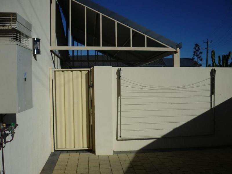 4/2 Lear Place, Coolbellup WA 6163