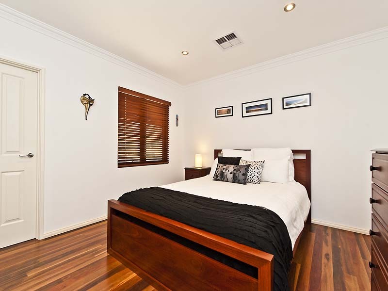 319A HAMILTON ROAD, Coogee WA 6166