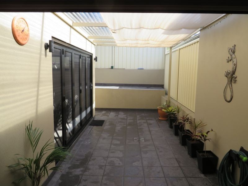 319A HAMILTON ROAD, Coogee WA 6166