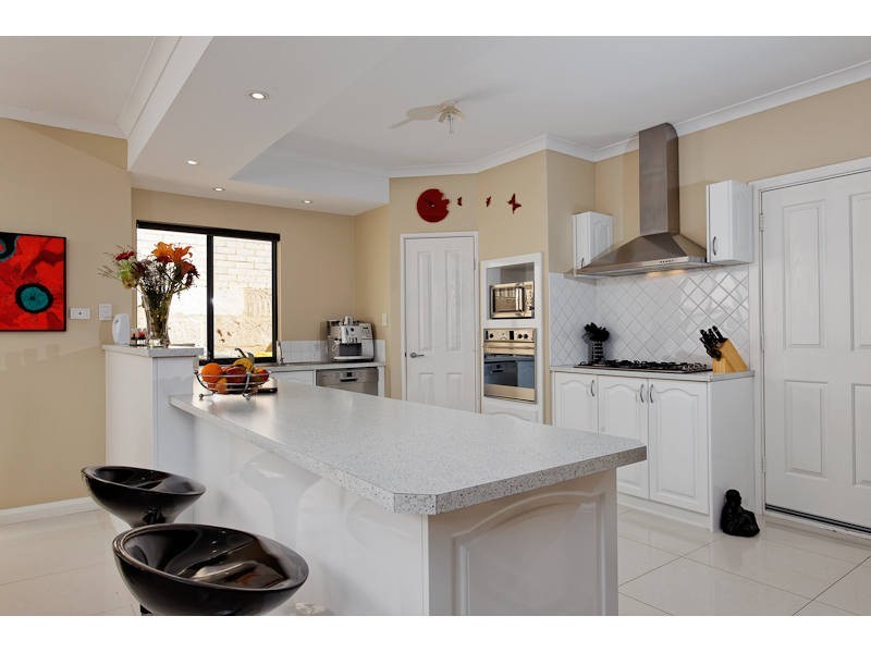 1 Senna Close, Coogee WA 6166