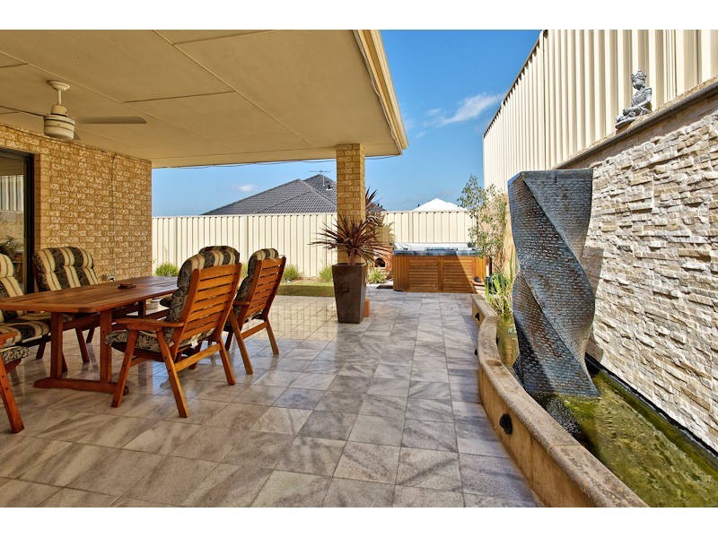 1 Senna Close, Coogee WA 6166
